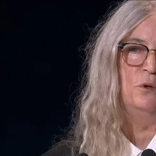 Patti Smith se arranca a cantar durante su discurso en los Premios Princesa de Asturias 2026